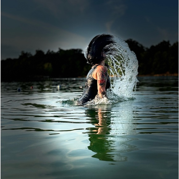 Meet your Posher, Cynthia - Picture 2 of 2